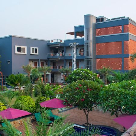 Krishna Riverside Resort Vasad Buitenkant foto