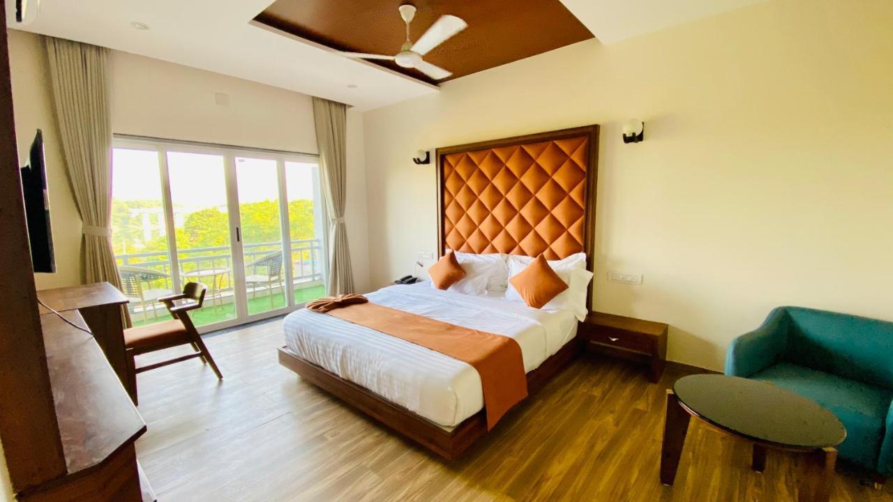 Krishna Riverside Resort Vasad Buitenkant foto