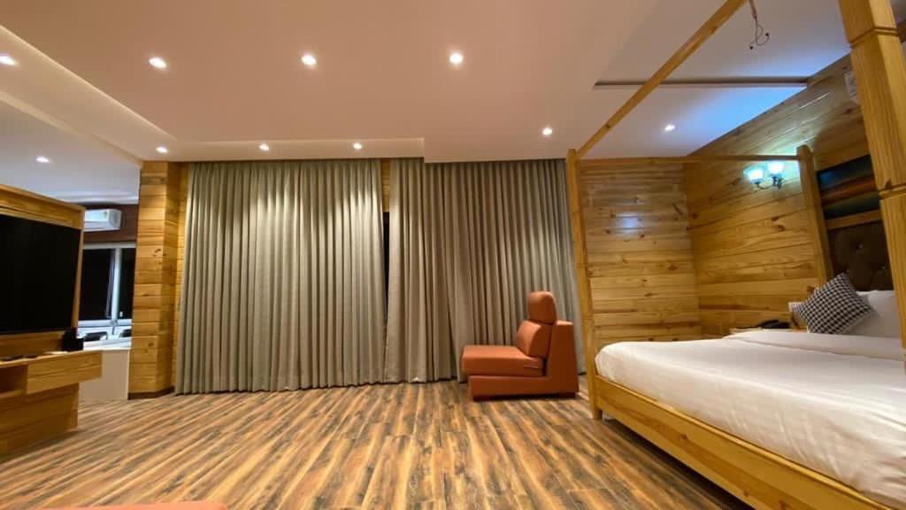 Krishna Riverside Resort Vasad Buitenkant foto