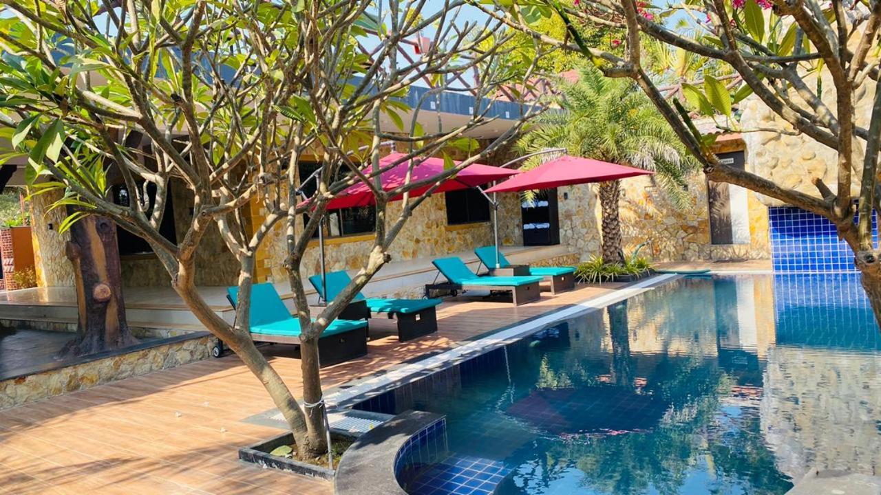 Krishna Riverside Resort Vasad Buitenkant foto
