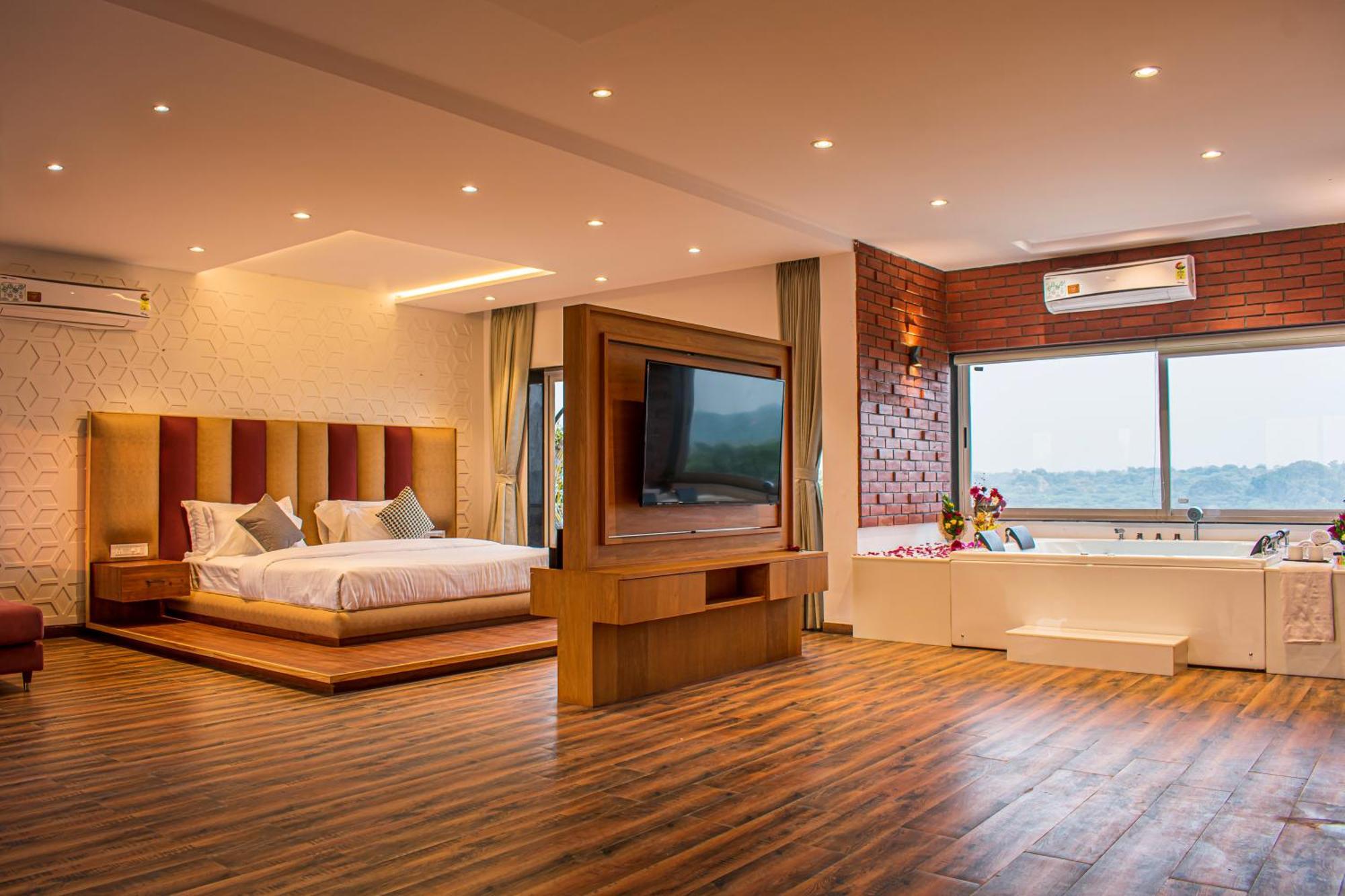 Krishna Riverside Resort Vasad Buitenkant foto