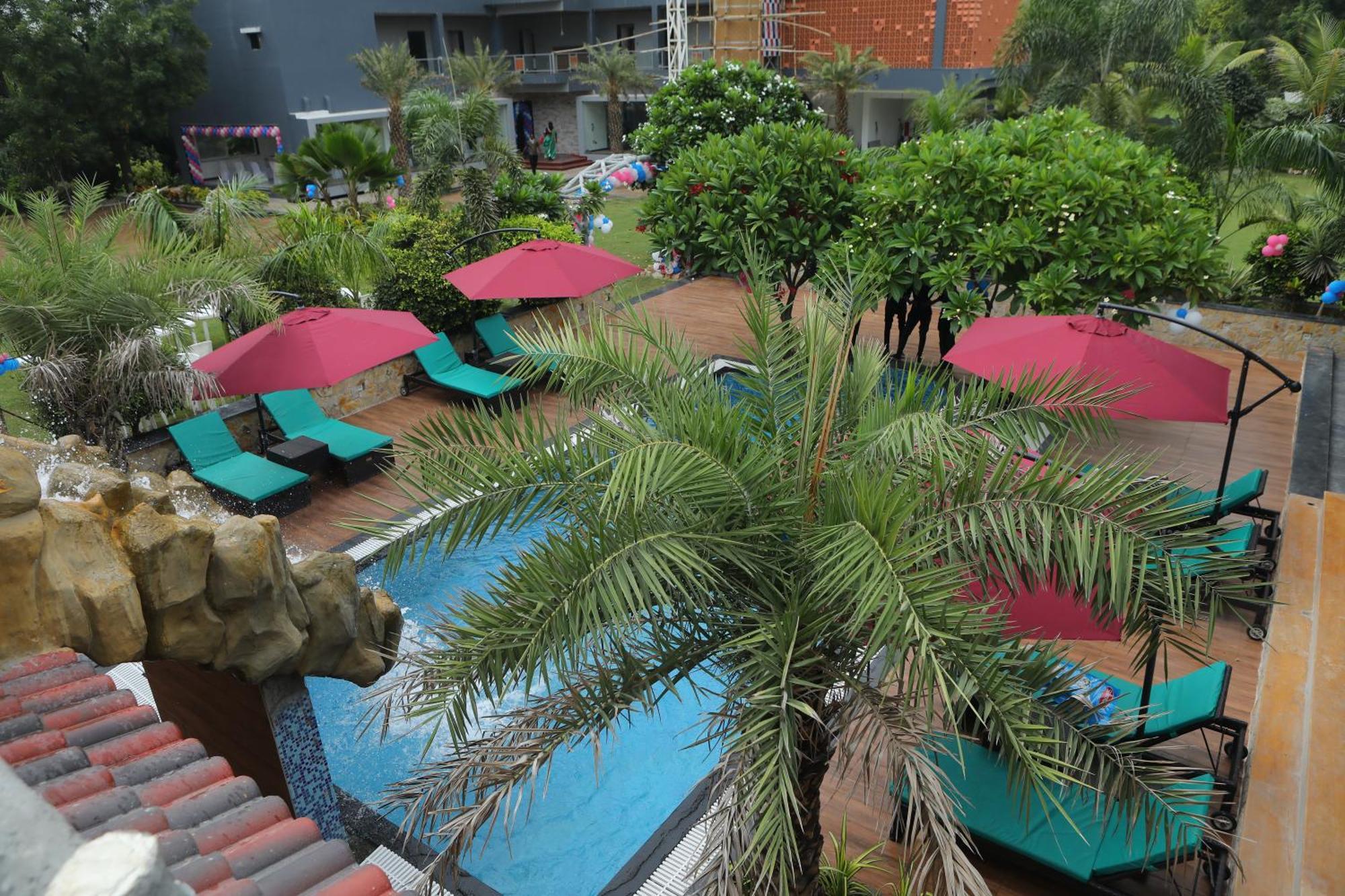 Krishna Riverside Resort Vasad Buitenkant foto