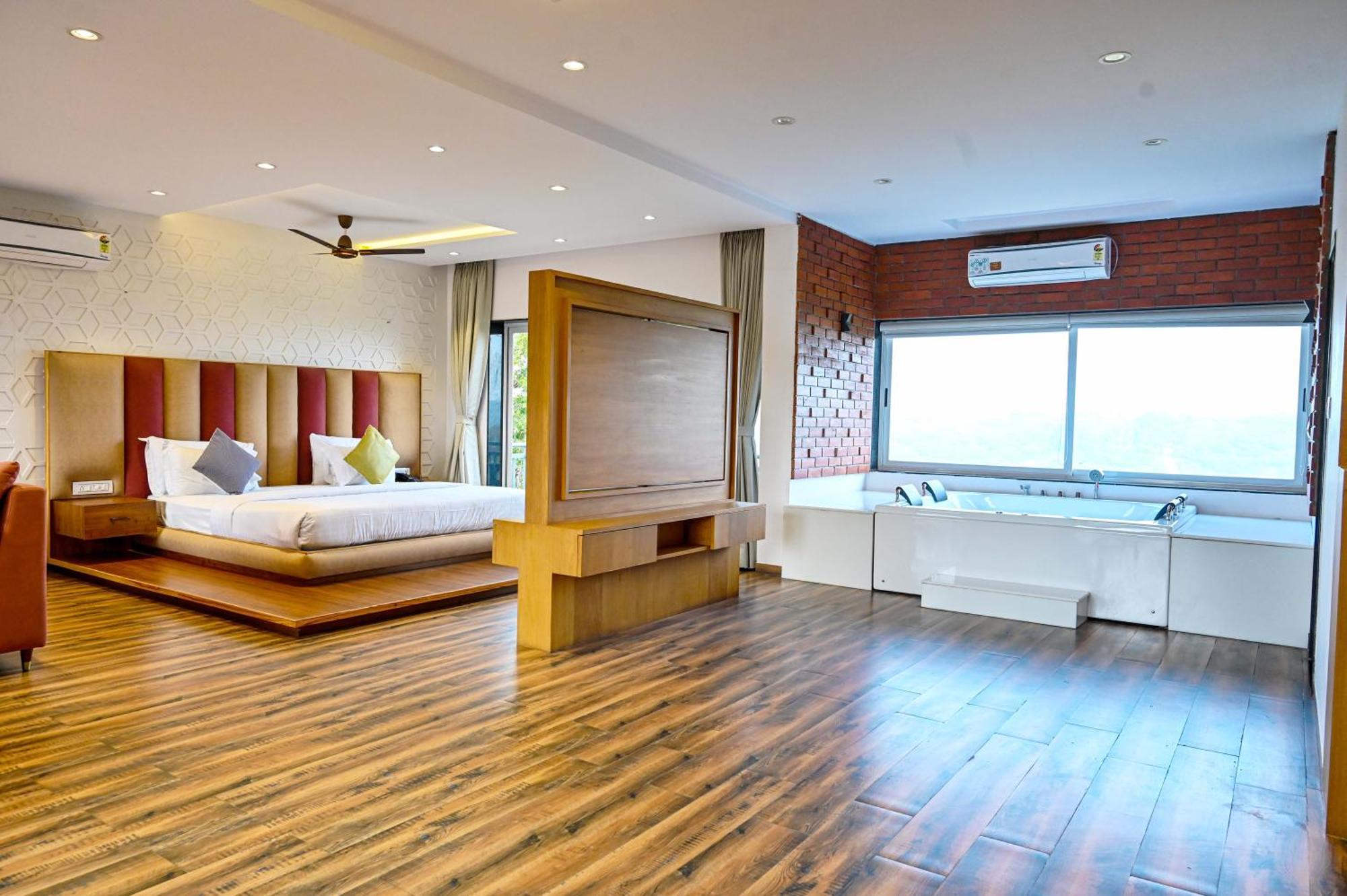Krishna Riverside Resort Vasad Buitenkant foto