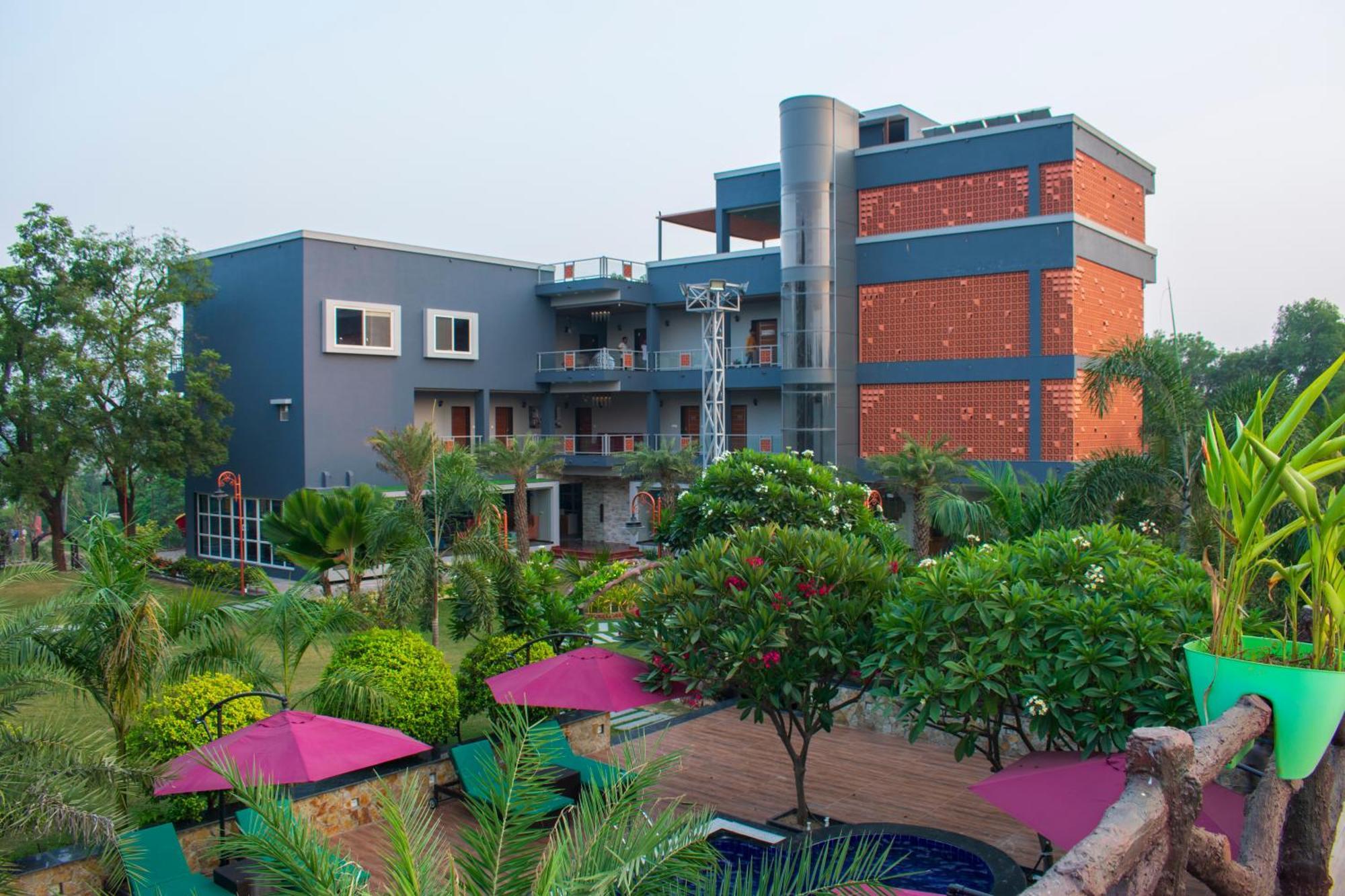 Krishna Riverside Resort Vasad Buitenkant foto