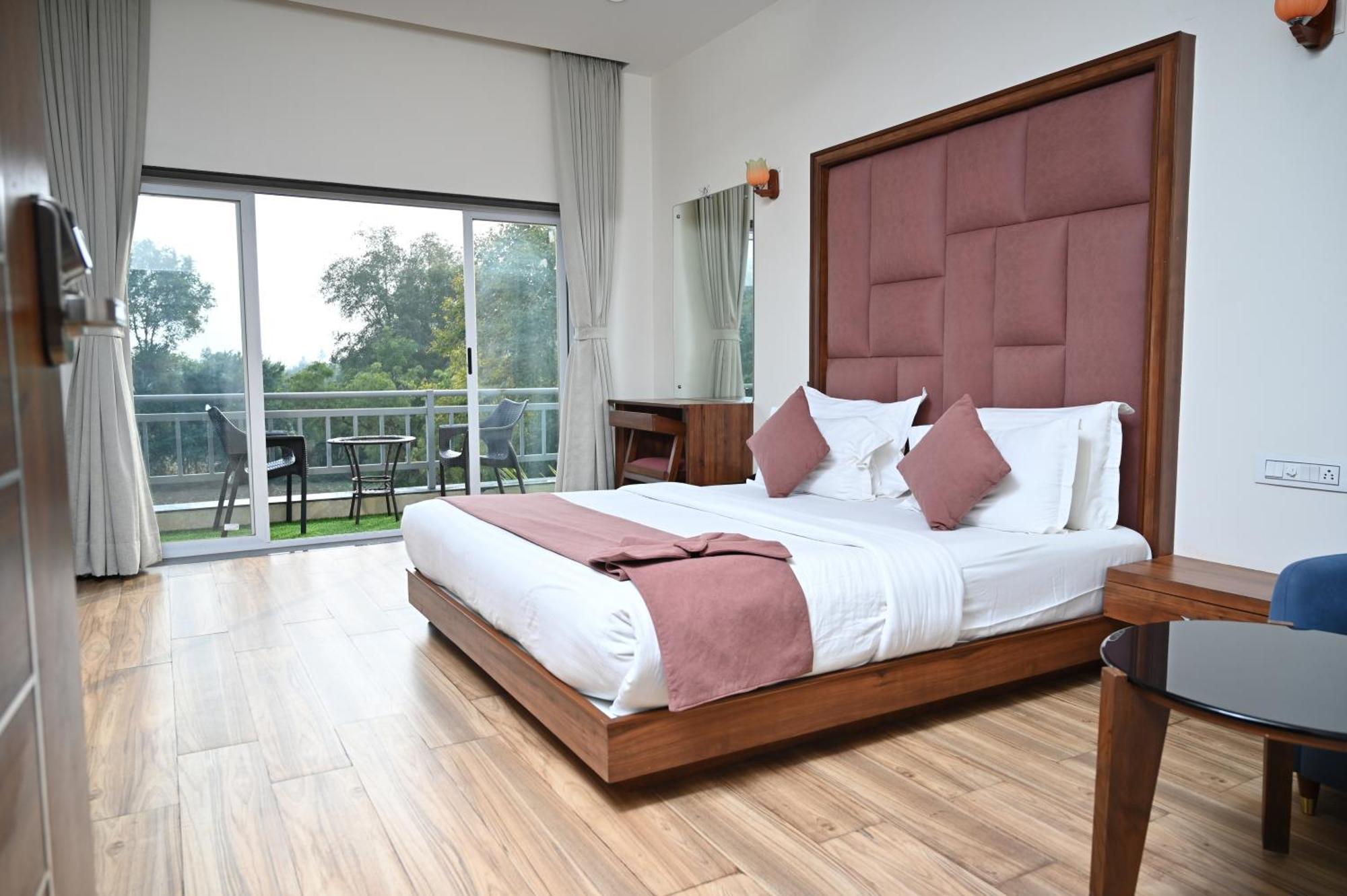 Krishna Riverside Resort Vasad Buitenkant foto