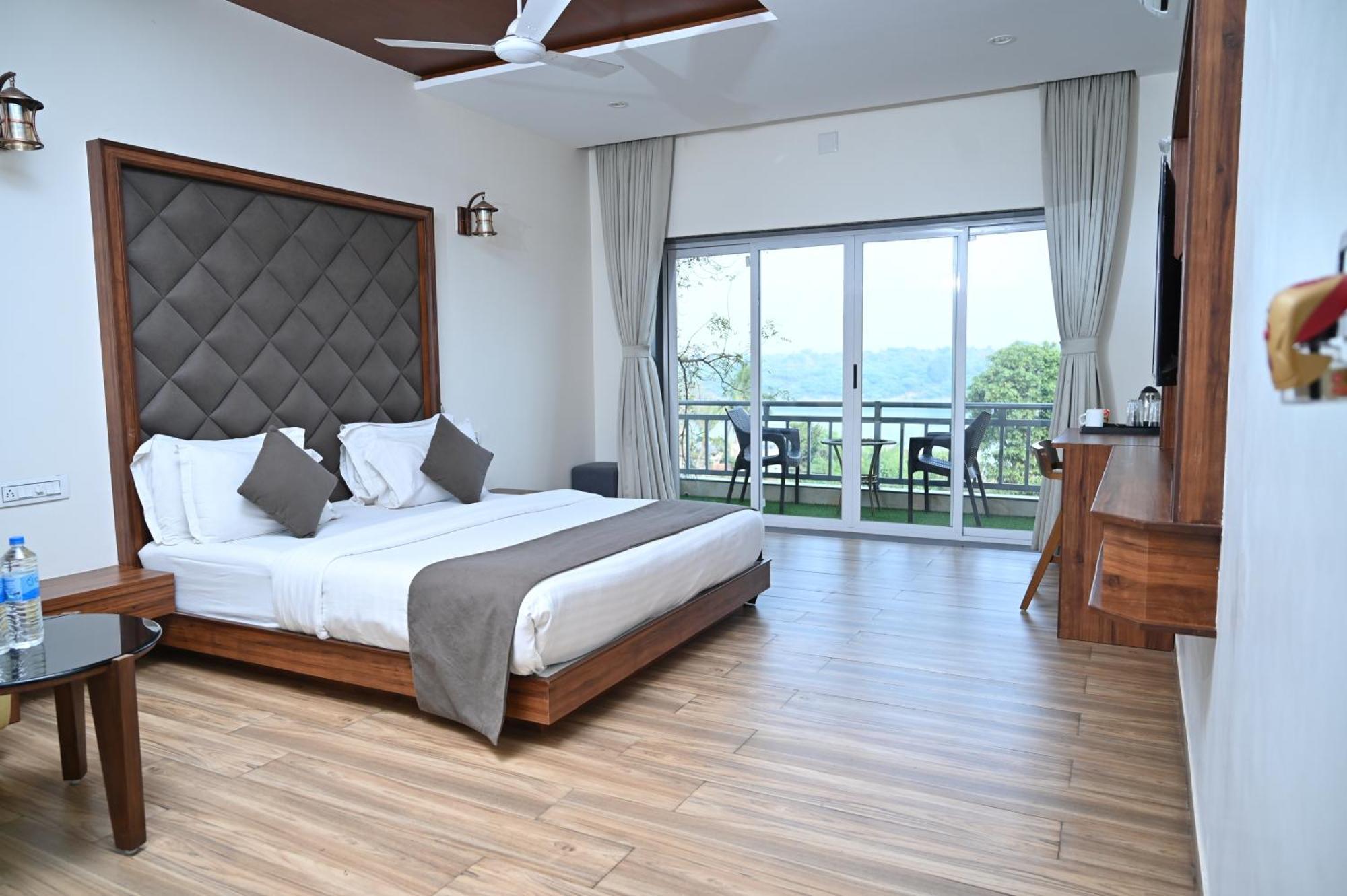 Krishna Riverside Resort Vasad Buitenkant foto
